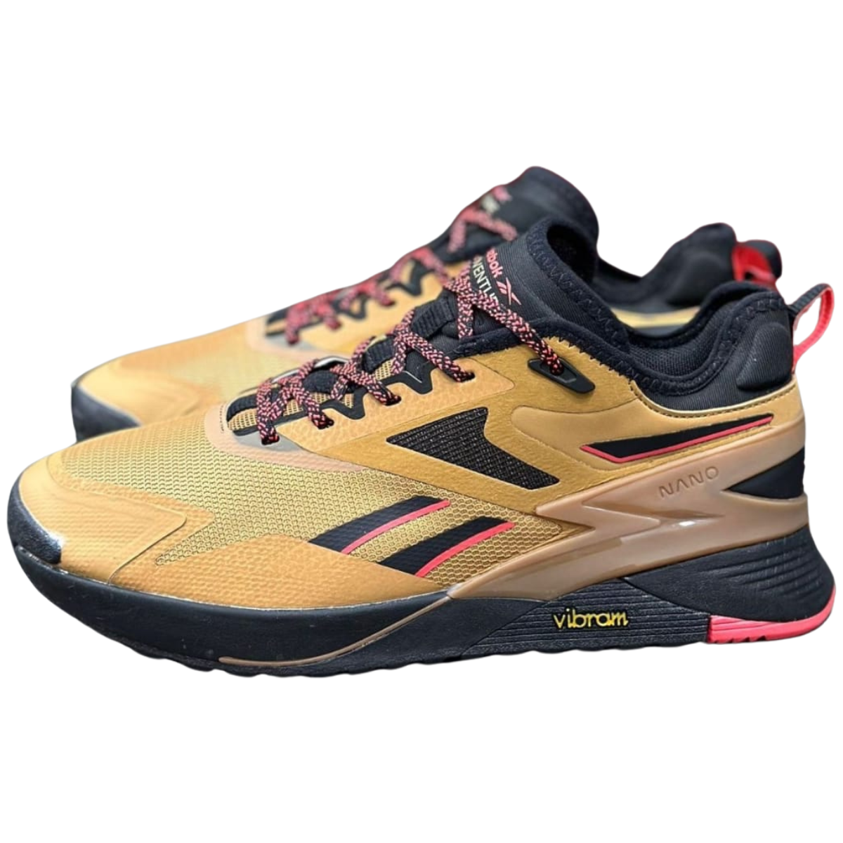 TENIS REEBOK NANO X3 ADVENTURE HOMBRE: Resistencia y Comodidad para tus Aventuras Los TENIS REEBOK NANO X3 ADVENTURE HOMBRE son la elección ideal para los hombres que buscan un calzado versátil, cómodo y resistente para enfrentar cualquier desafío. Diseñados específicamente para actividades al aire libre, estos tenis ofrecen un equilibrio perfecto entre durabilidad, soporte y estilo. En Onlineshoppingcenterg, te explicaremos por qué los Reebok Nano X3 Adventure son la mejor opción para tus aventuras. ¿Por qué Elegir los TENIS REEBOK NANO X3 ADVENTURE HOMBRE? Los TENIS REEBOK NANO X3 ADVENTURE HOMBRE son conocidos por su diseño robusto y multifuncional. Están diseñados para brindar soporte en terrenos difíciles y ofrecer una comodidad excepcional durante todo el día. Aquí te presentamos algunas razones clave para elegir estos tenis: 1. Diseño y Durabilidad Excepcional Los Reebok Nano X3 están construidos con materiales de alta calidad que garantizan su durabilidad. Ya sea que estés practicando crossfit, corriendo en terrenos irregulares o simplemente caminando por la ciudad, estos tenis están diseñados para soportar todo tipo de condiciones. 2. Comodidad para Todo el Día Uno de los aspectos más destacados de los TENIS REEBOK NANO X3 ADVENTURE HOMBRE es su comodidad. Gracias a su tecnología de amortiguación avanzada y su ajuste ergonómico, estos tenis te permiten disfrutar de tus actividades sin molestias.